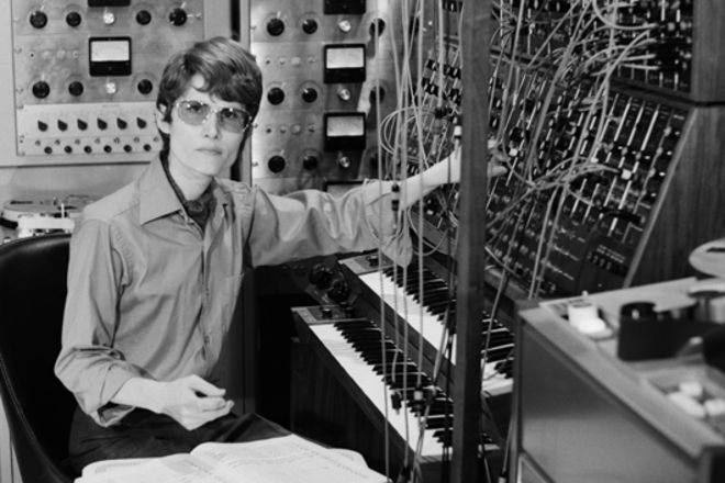 walter-wendy-carlos-moog-synthesizer-late-60s.jpg